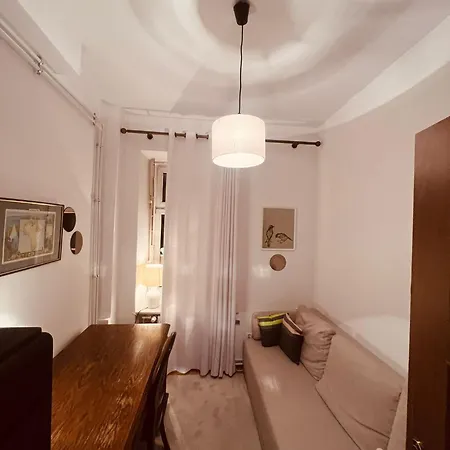 Cozy Centre 2-rooms 아파트 *